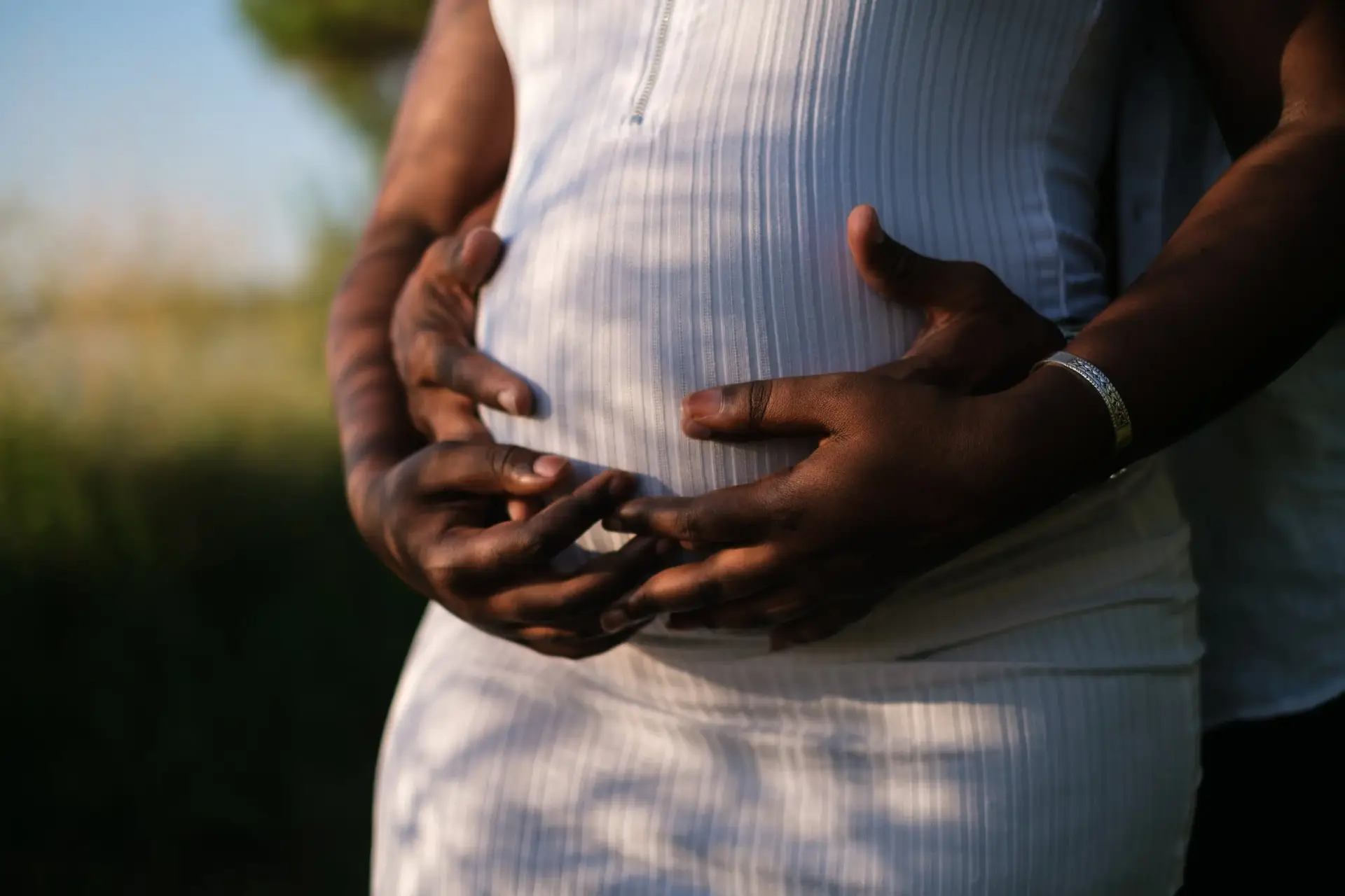 Voyager en voiture enceinte : les précautions à prendre