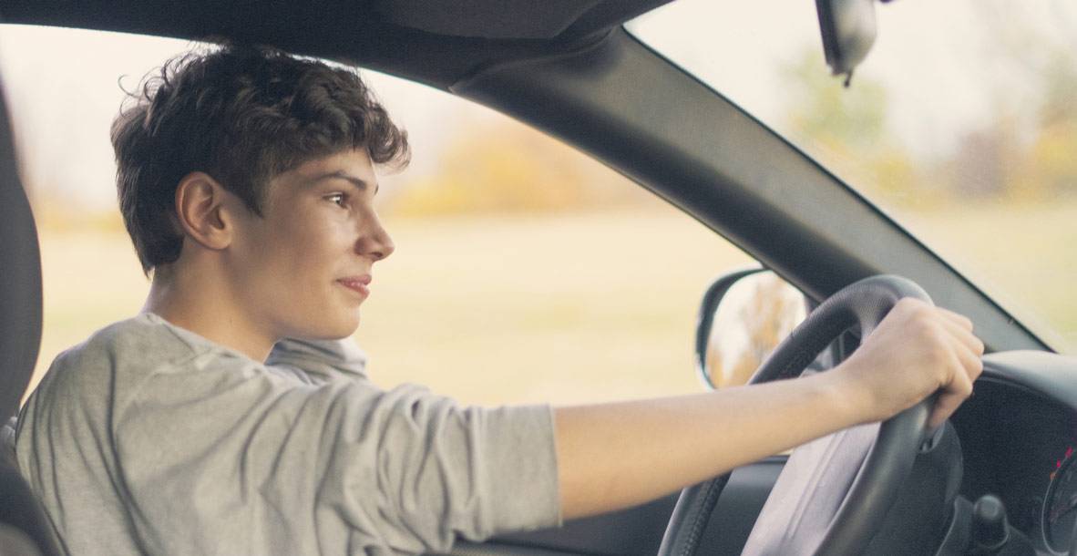 Jeunes conducteurs : les pistes pour améliorer leur sécurité